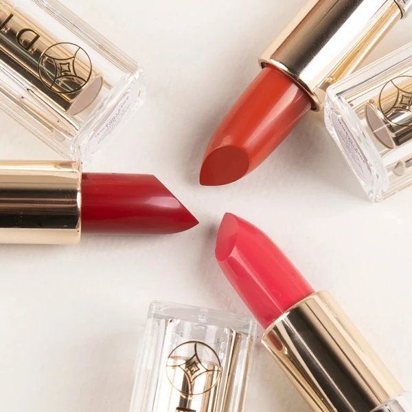 diblanc-vegan-plumpingstick-dusito-ajakruzs-camelia-red-6